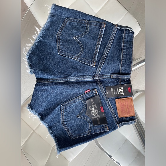 Levi’s 501 shorts - Picture 2 of 3